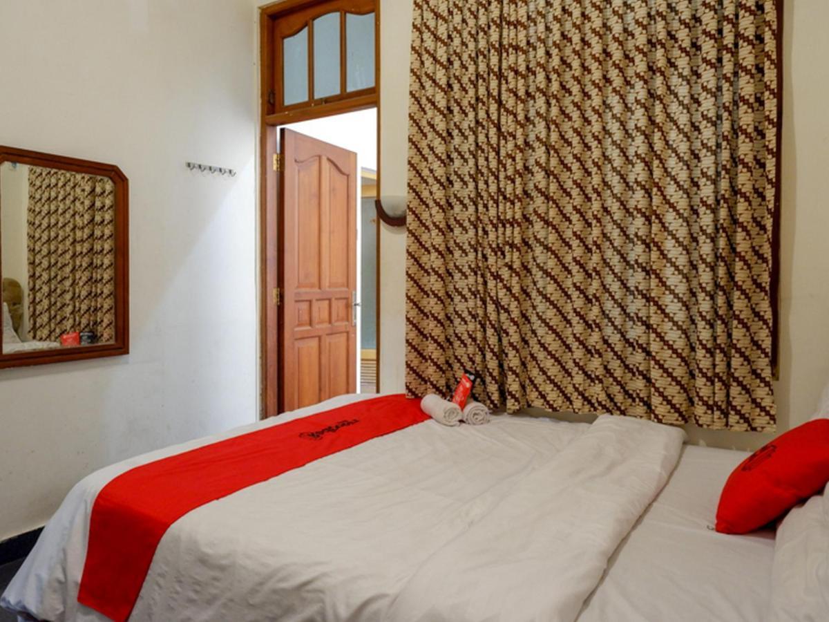 Reddoorz Near Tugu Yogyakarta Hotell Exteriör bild