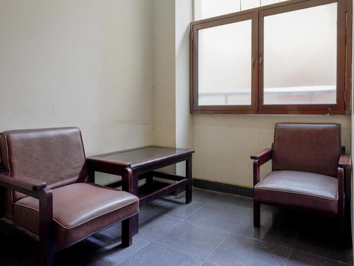 Reddoorz Near Tugu Yogyakarta Hotell Exteriör bild