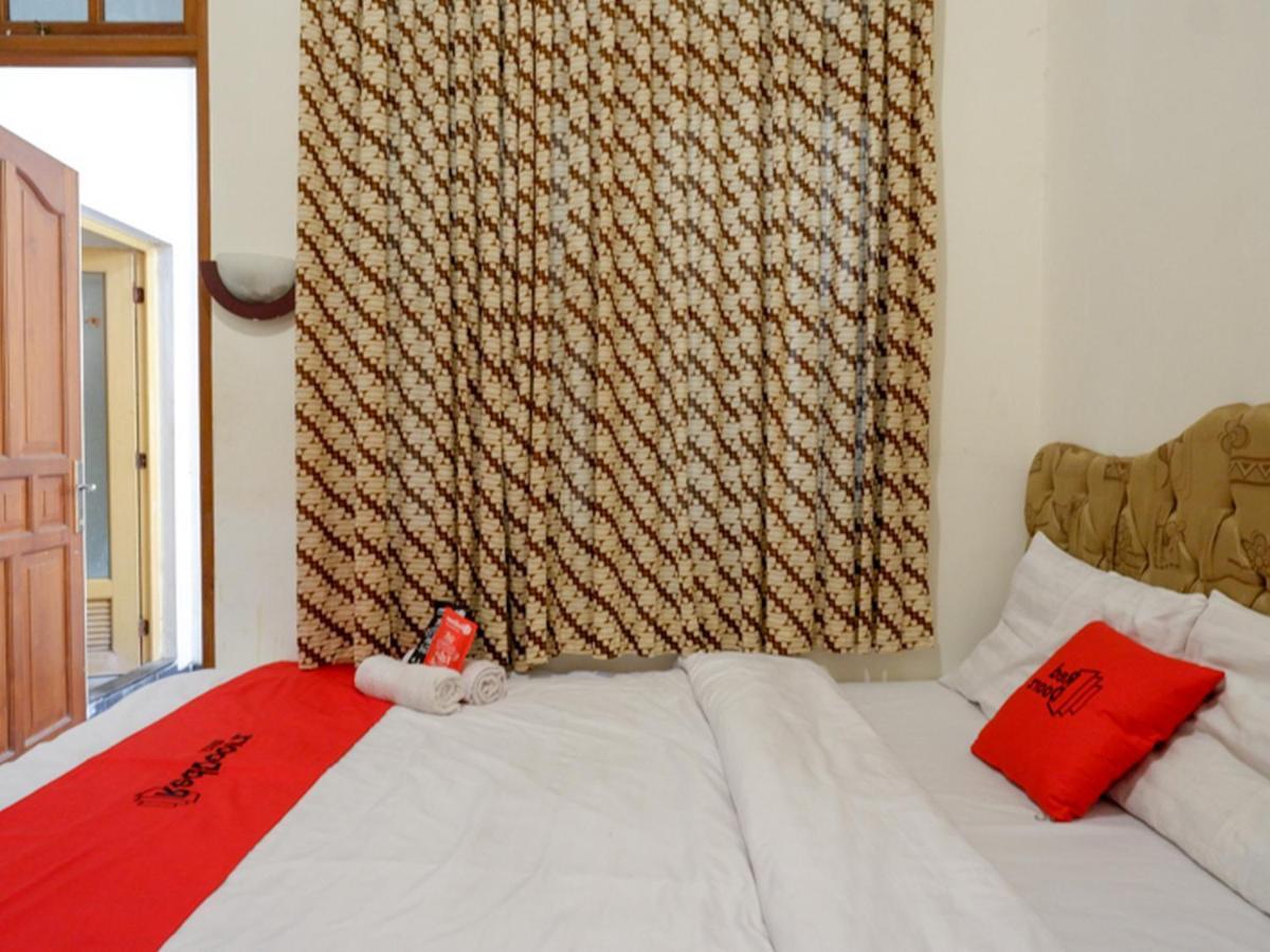 Reddoorz Near Tugu Yogyakarta Hotell Exteriör bild