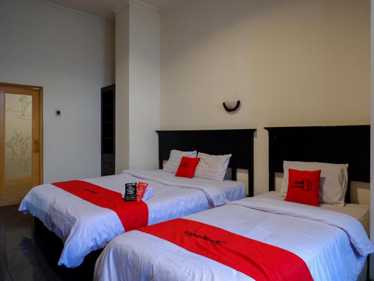 Reddoorz Near Tugu Yogyakarta Hotell Exteriör bild