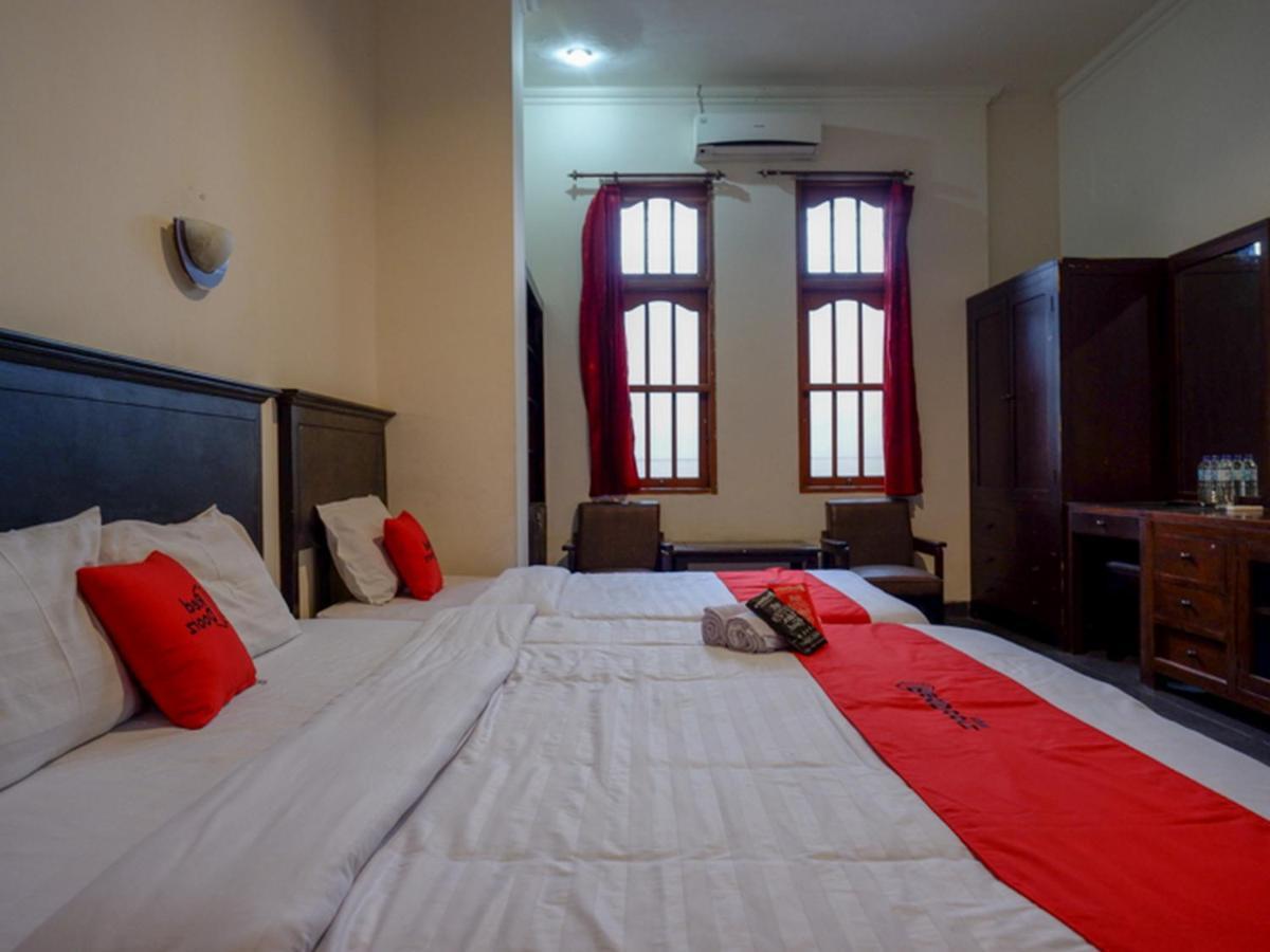 Reddoorz Near Tugu Yogyakarta Hotell Exteriör bild