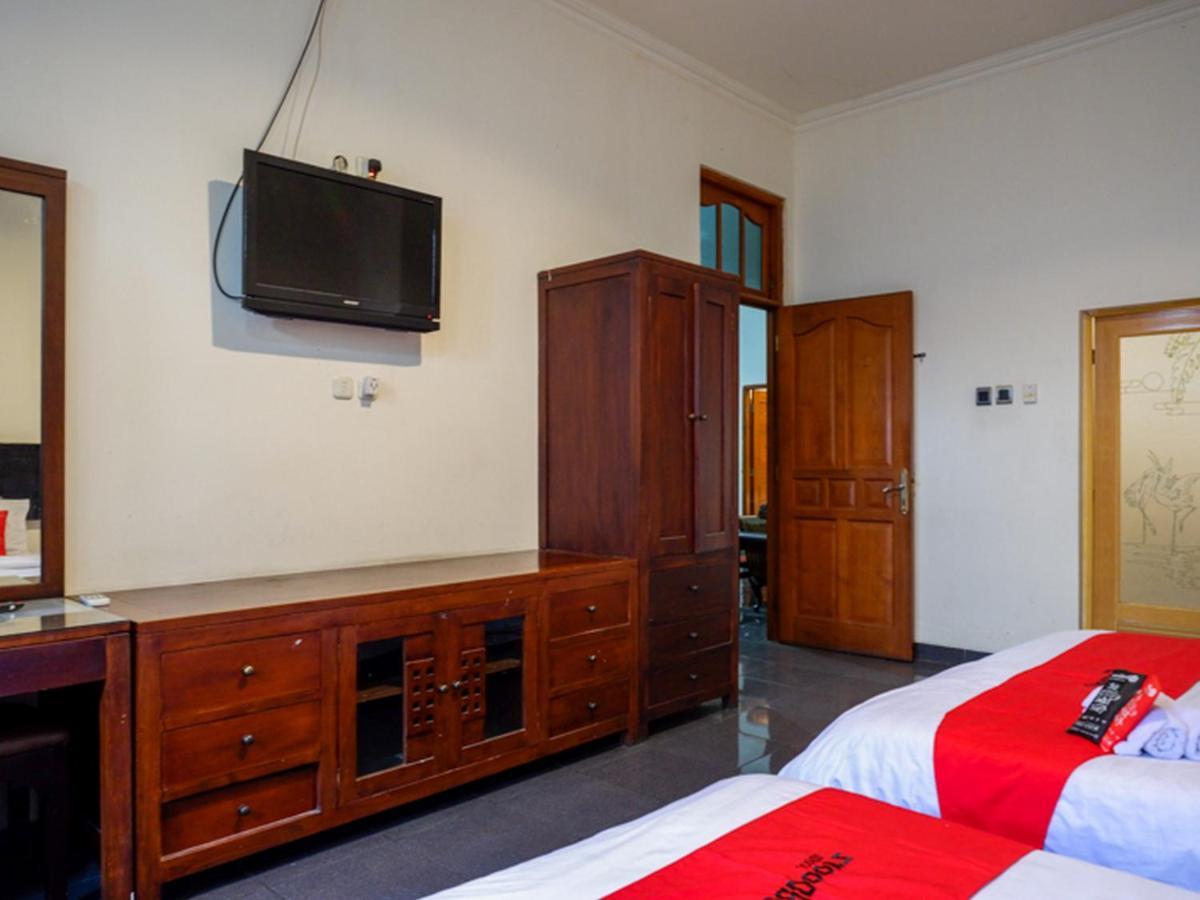 Reddoorz Near Tugu Yogyakarta Hotell Exteriör bild