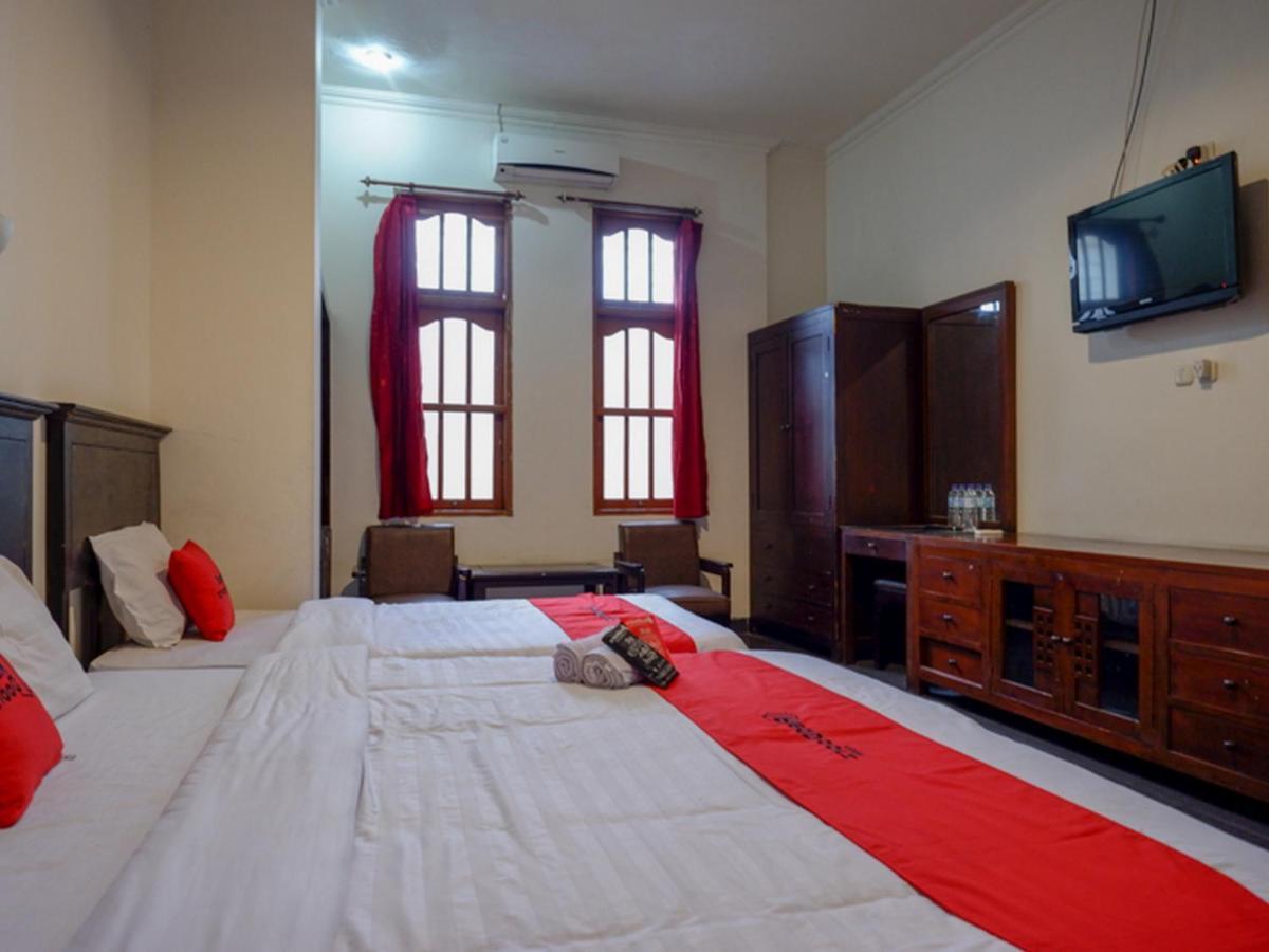 Reddoorz Near Tugu Yogyakarta Hotell Exteriör bild